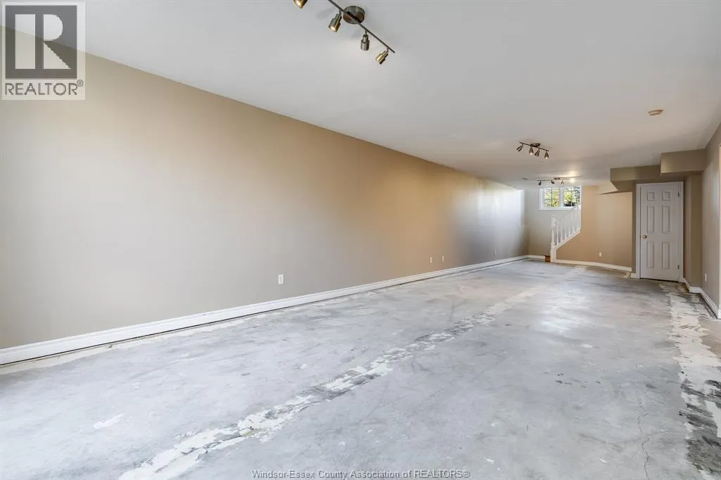 54A Queen STREET South