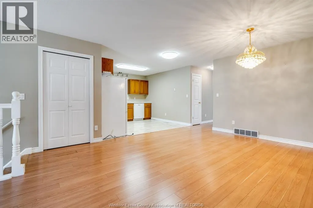 54A Queen STREET South