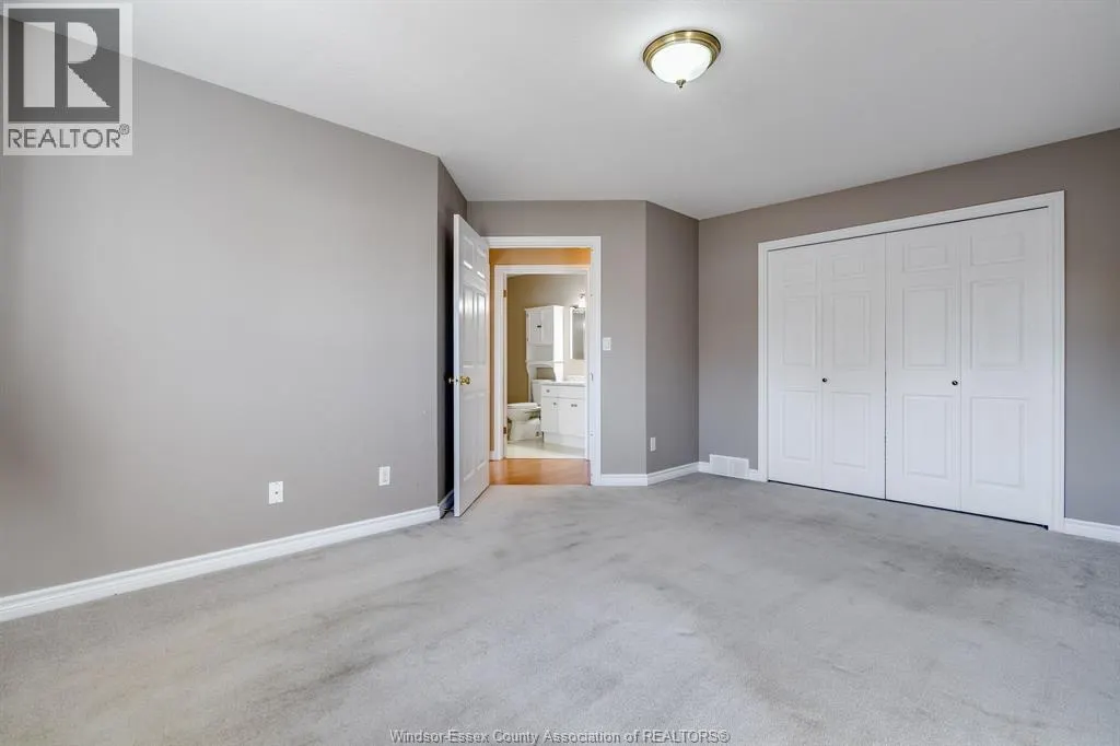 54A Queen STREET South