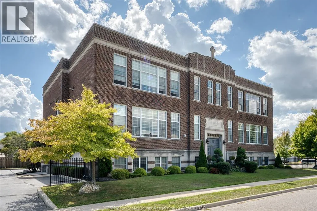 647 IRVINE Unit# 305