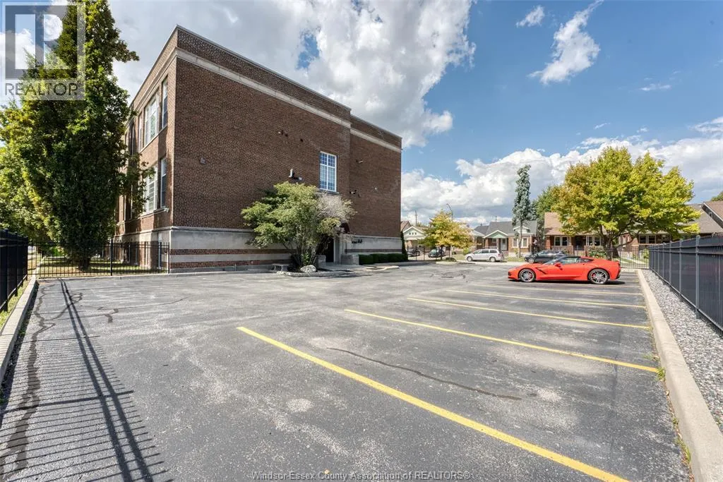 647 IRVINE Unit# 305