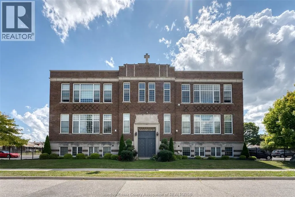 647 IRVINE Unit# 305