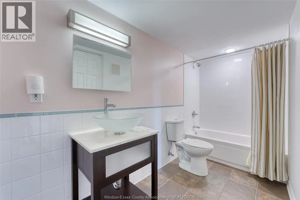 647 IRVINE Unit# 305