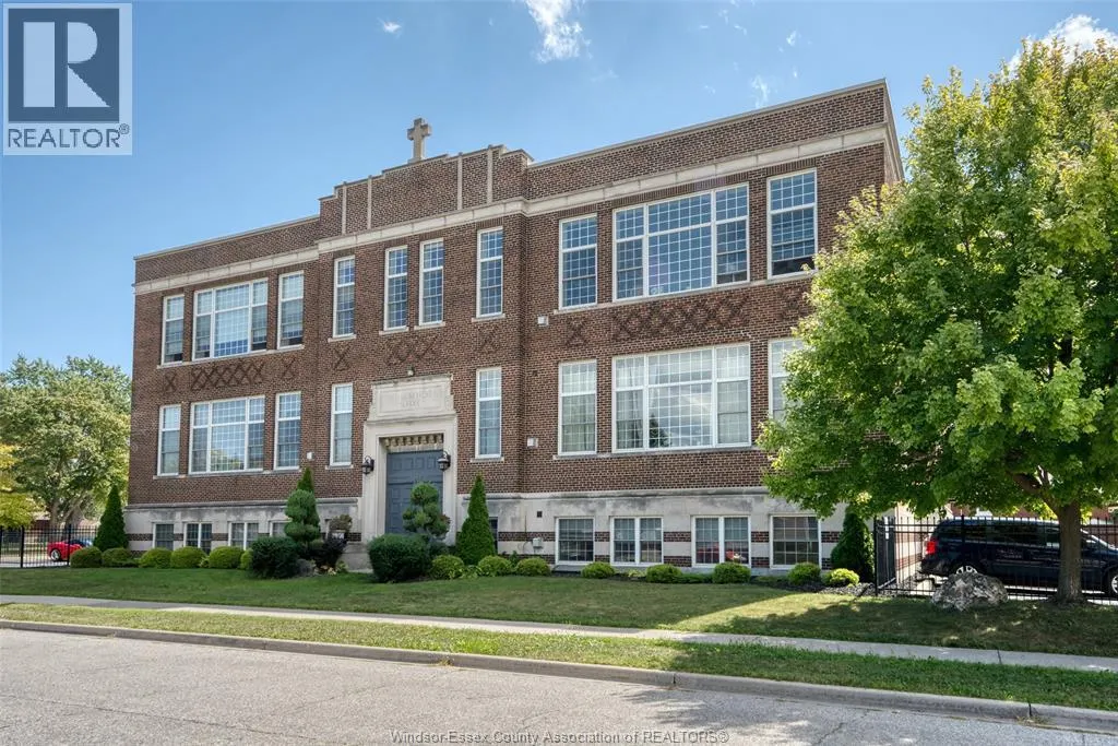 647 IRVINE Unit# 305