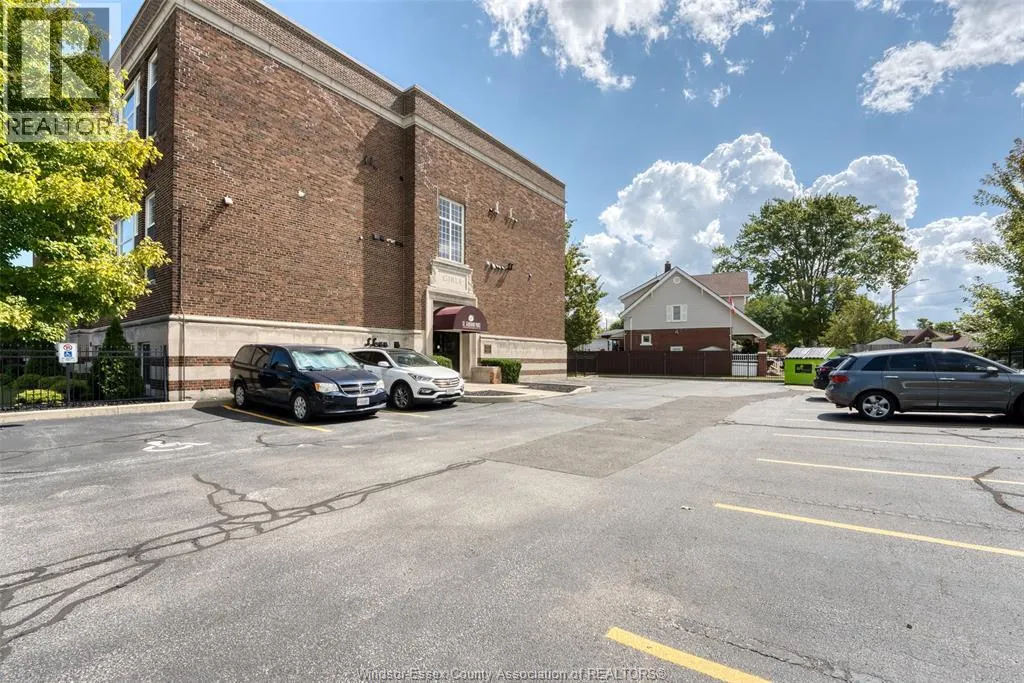 647 IRVINE Unit# 305