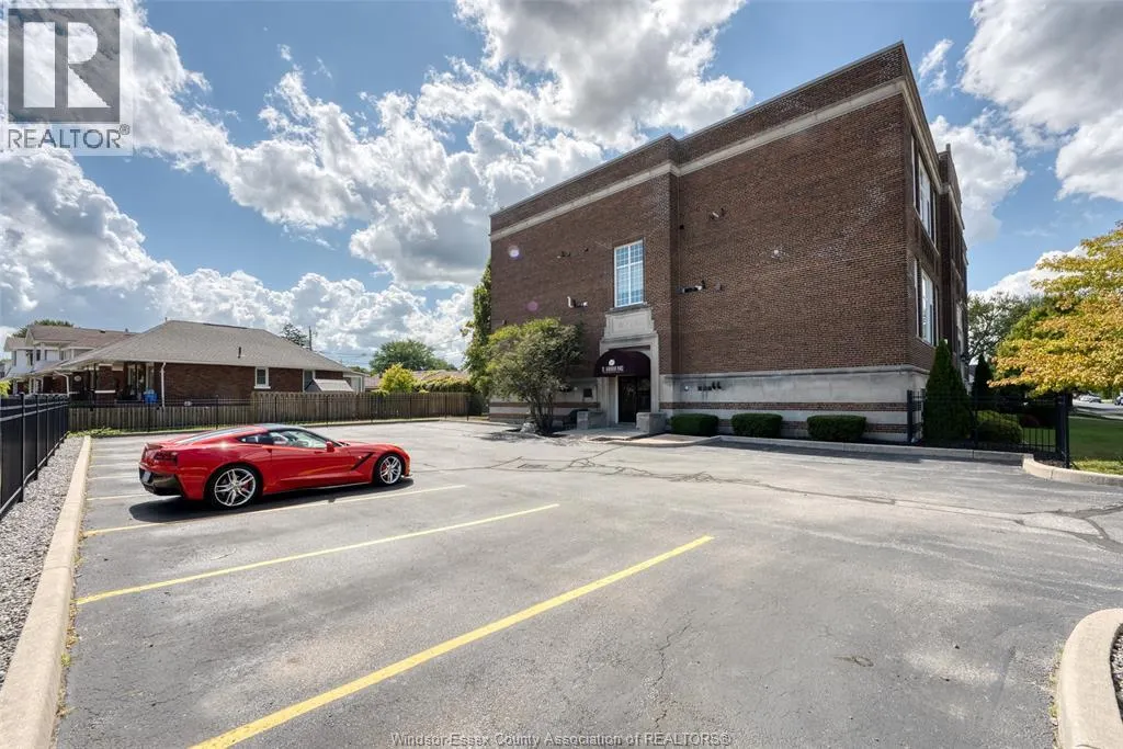 647 IRVINE Unit# 305