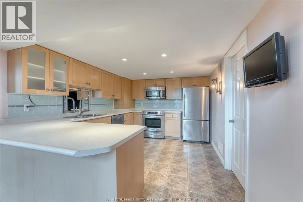 647 IRVINE Unit# 305