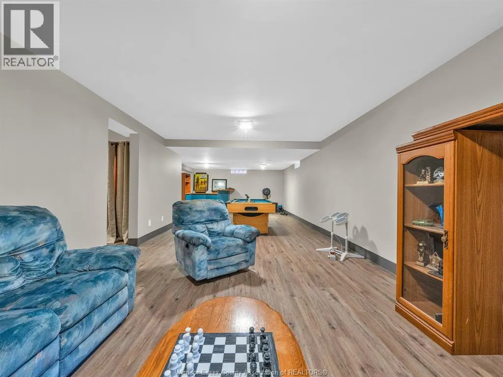 633 OLD TECUMSEH ROAD East