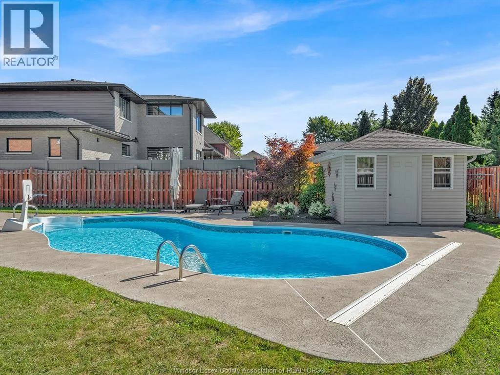 633 OLD TECUMSEH ROAD East