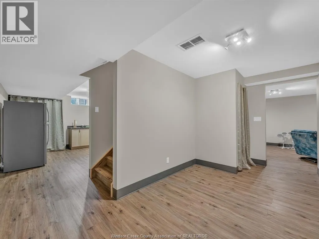 633 OLD TECUMSEH ROAD East