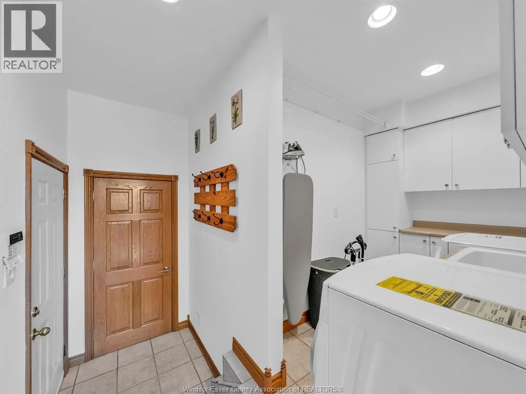 633 OLD TECUMSEH ROAD East