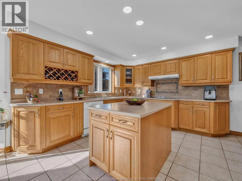 633 OLD TECUMSEH ROAD East