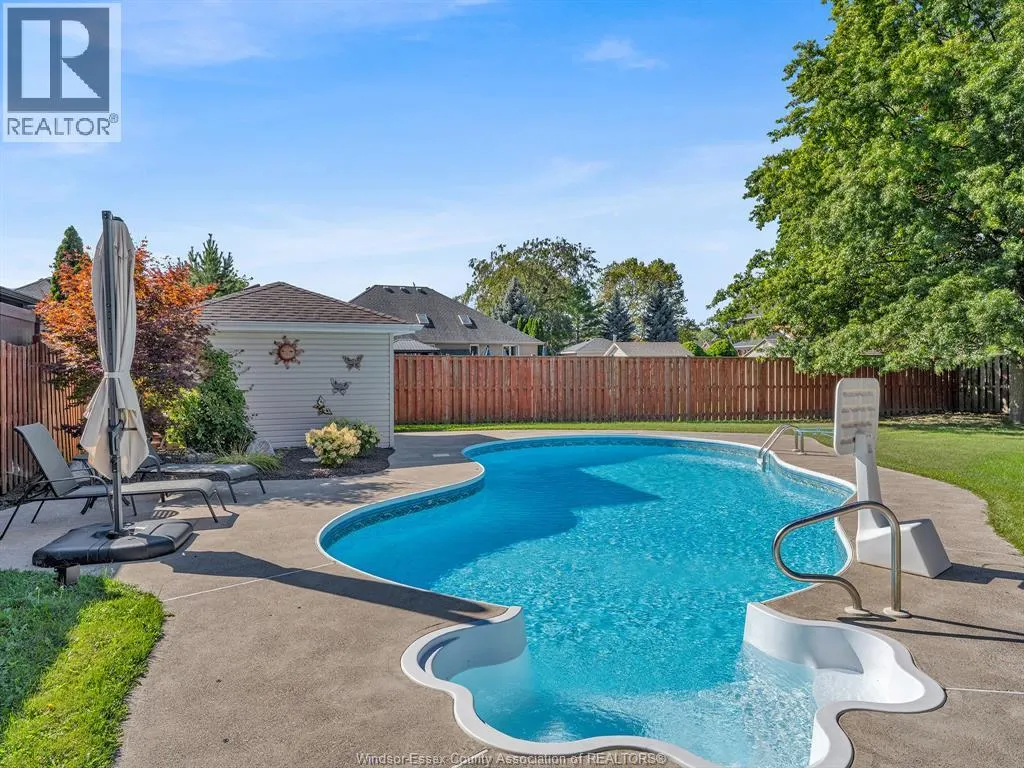 633 OLD TECUMSEH ROAD East