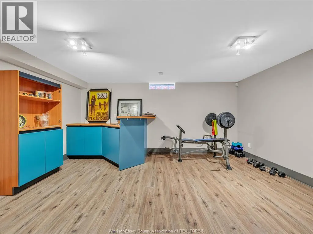 633 OLD TECUMSEH ROAD East