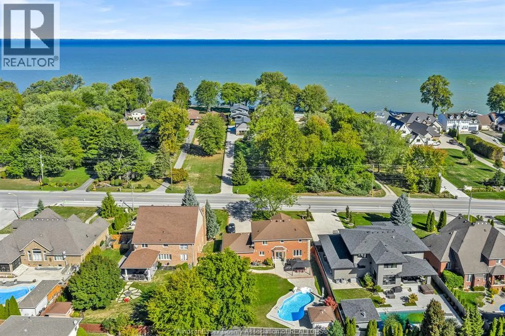 633 OLD TECUMSEH ROAD East