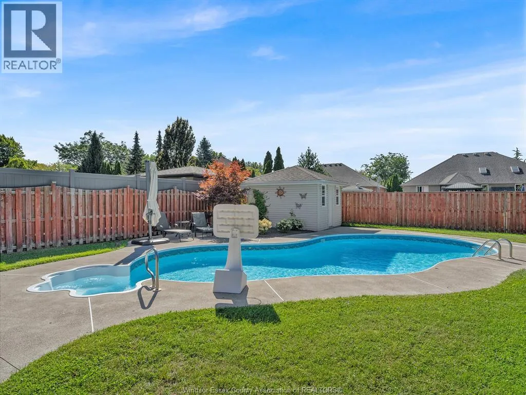 633 OLD TECUMSEH ROAD East