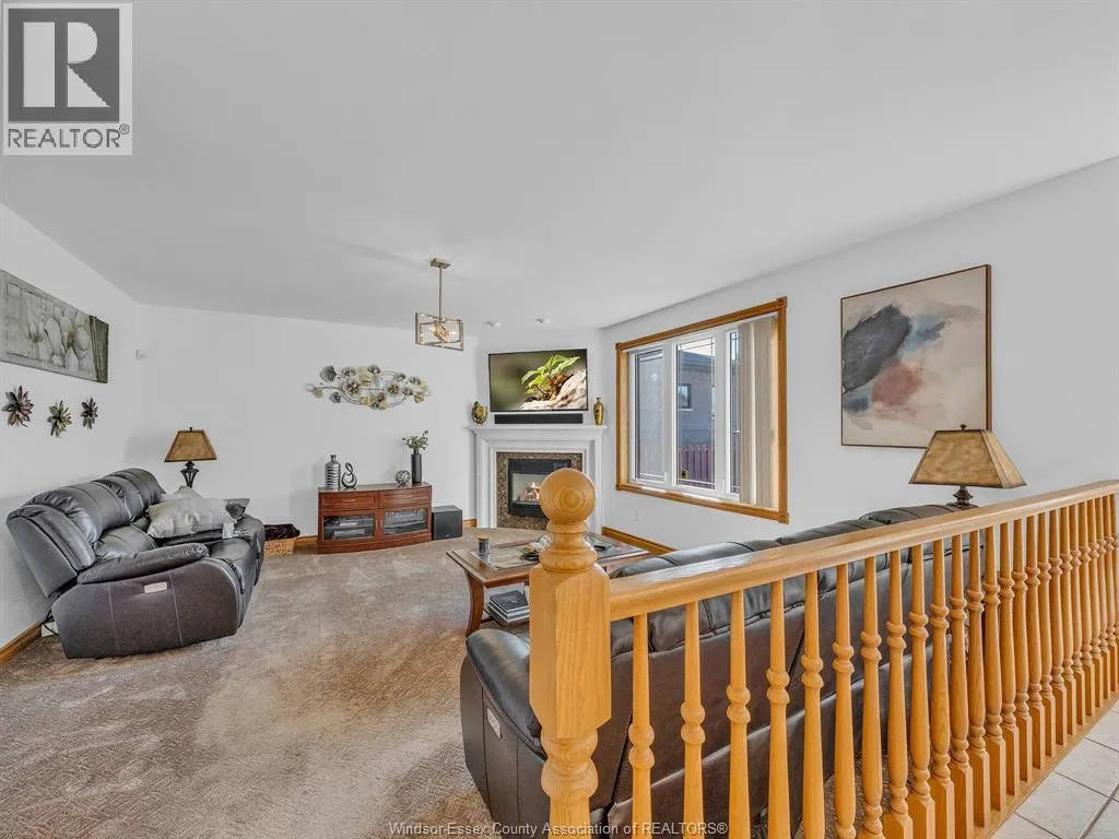 633 OLD TECUMSEH ROAD East