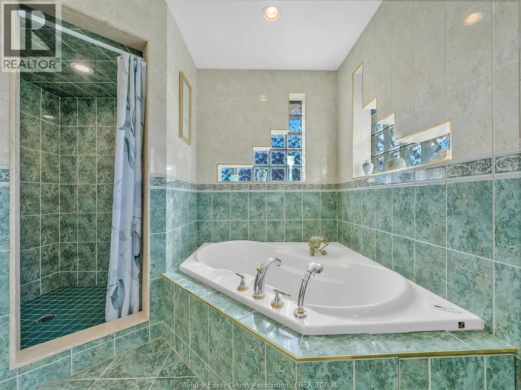 633 OLD TECUMSEH ROAD East