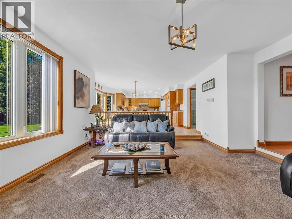 633 OLD TECUMSEH ROAD East