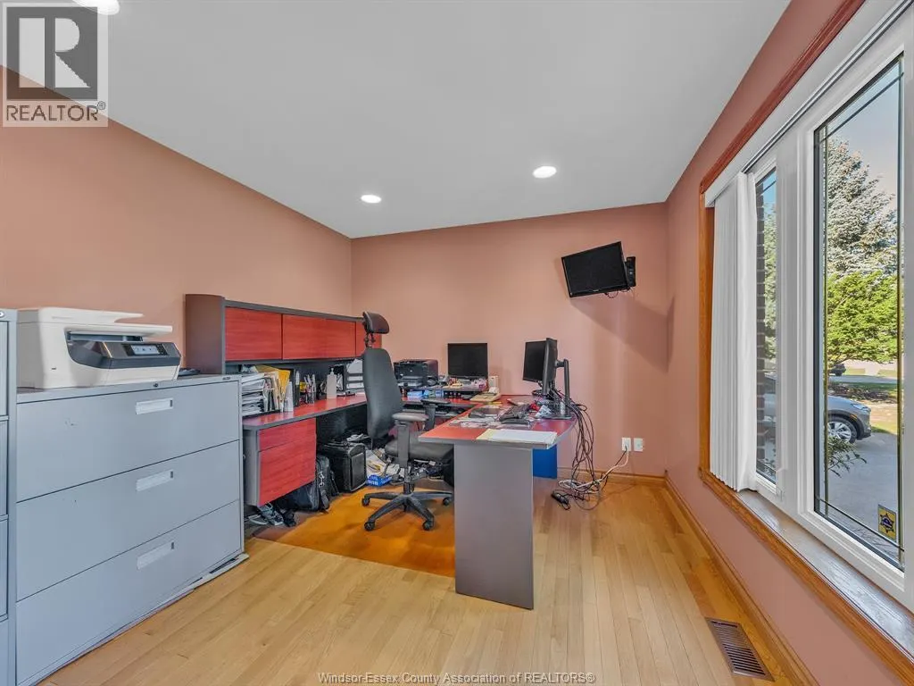 633 OLD TECUMSEH ROAD East