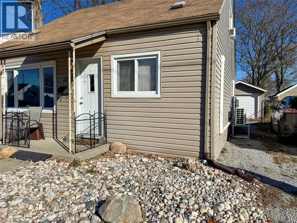 17 MCNAUGHTON AVENUE