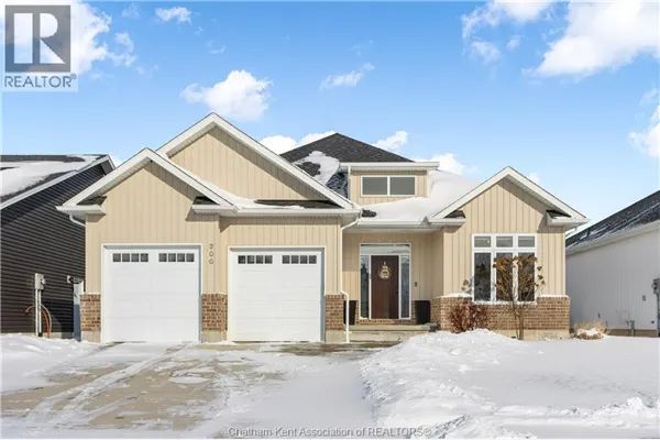 300 DAVIES STREET East