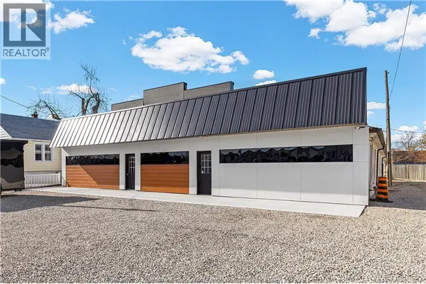 42 CENTRE STREET West