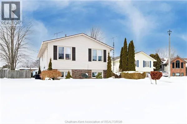 920 DALEVIEW CRESCENT