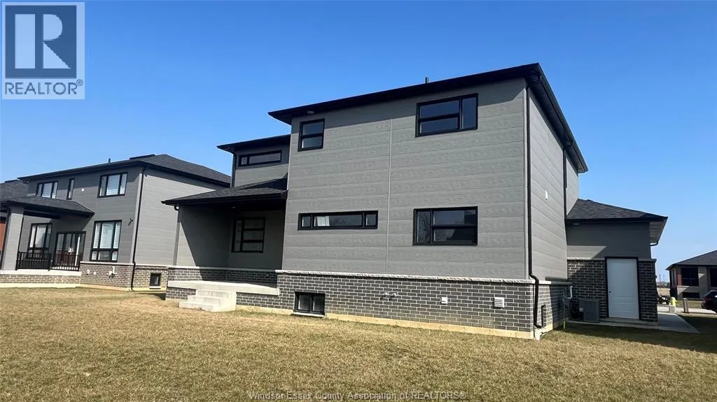 117 HAZEL CRESCENT