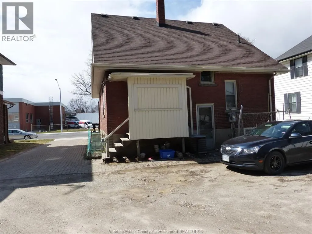 23 QUEEENS AVENUE