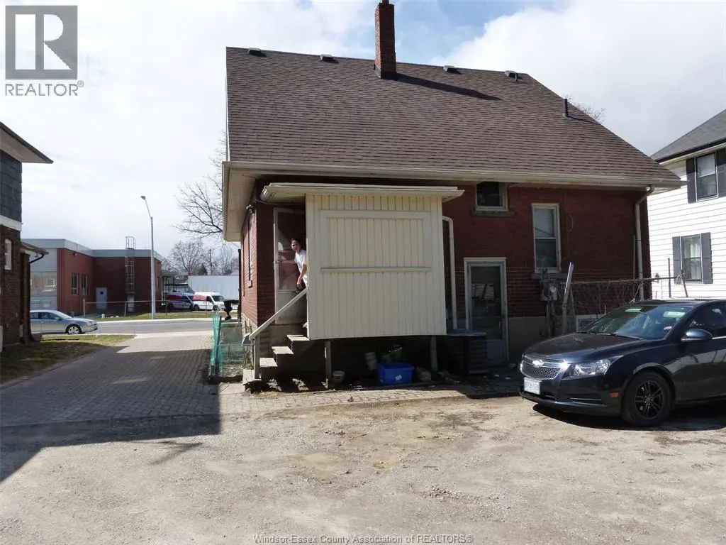 23 QUEEENS AVENUE