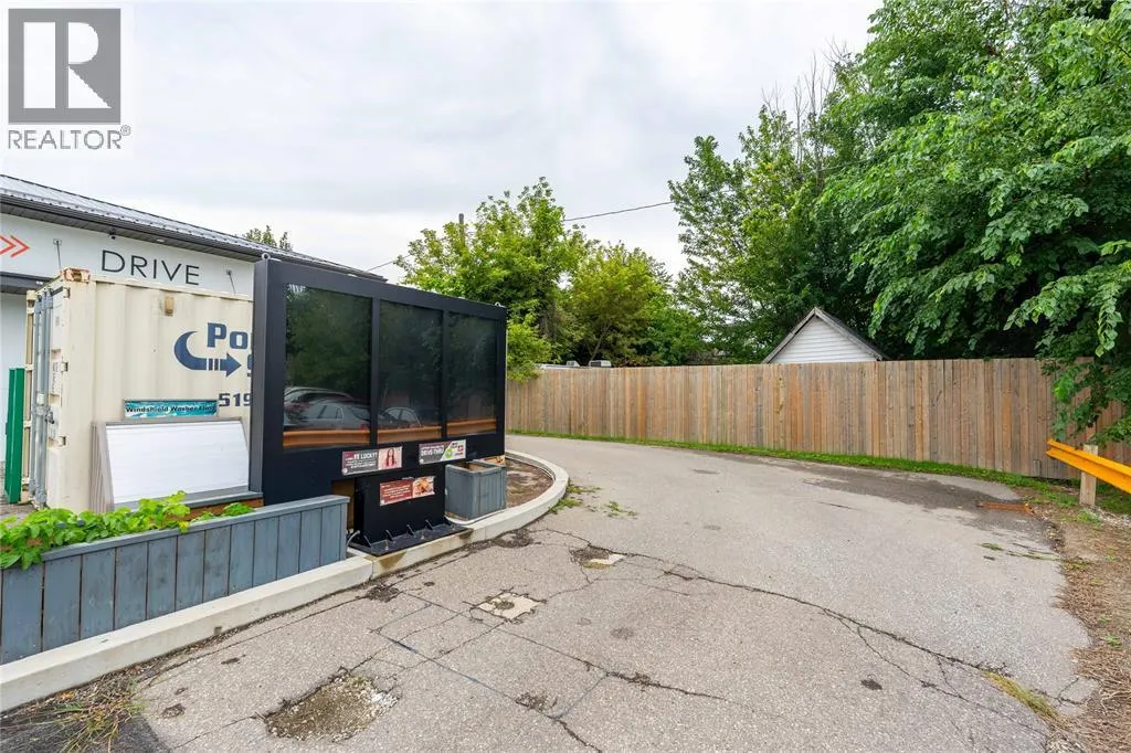 1119 DUFFERIN AVENUE Unit# 2