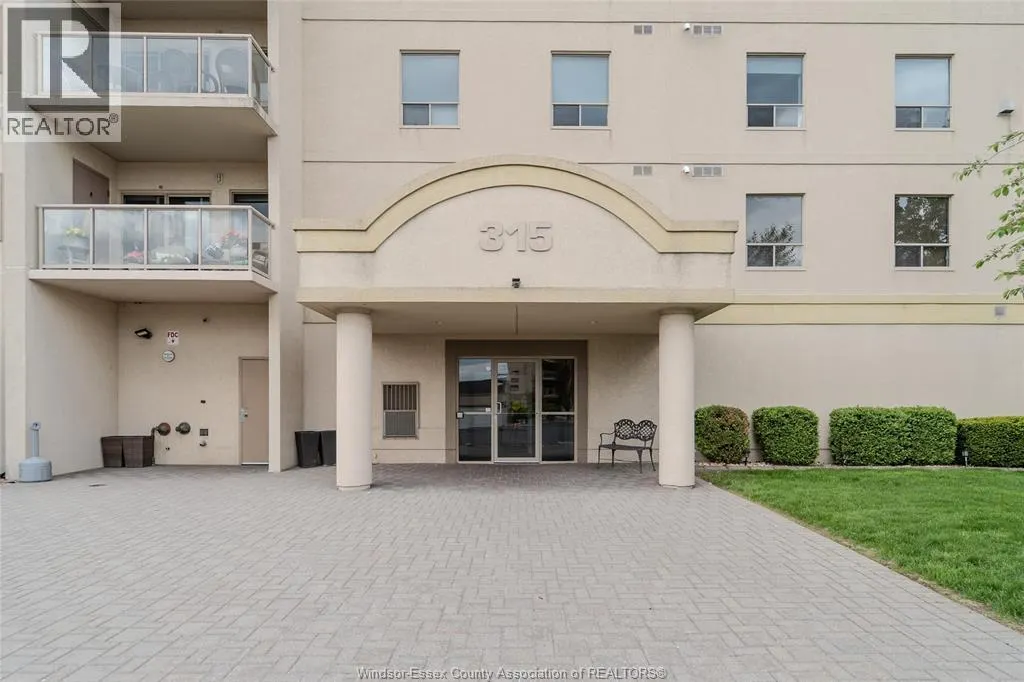 315 Village Grove DRIVE Unit# 301