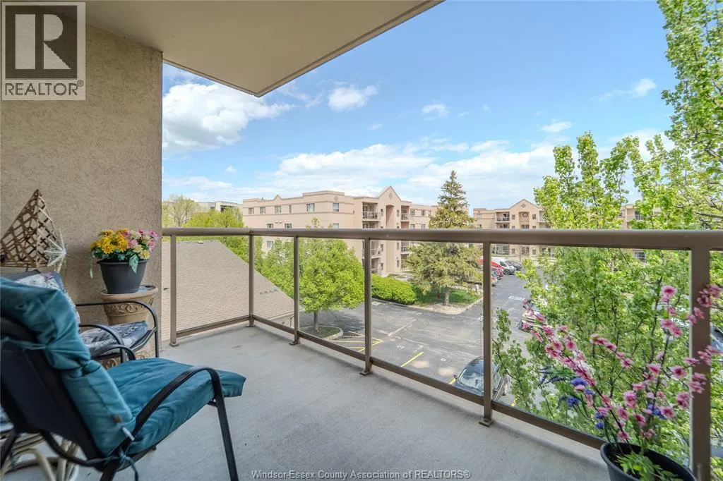 315 Village Grove DRIVE Unit# 301