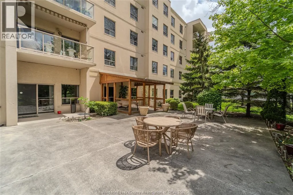 315 Village Grove DRIVE Unit# 301