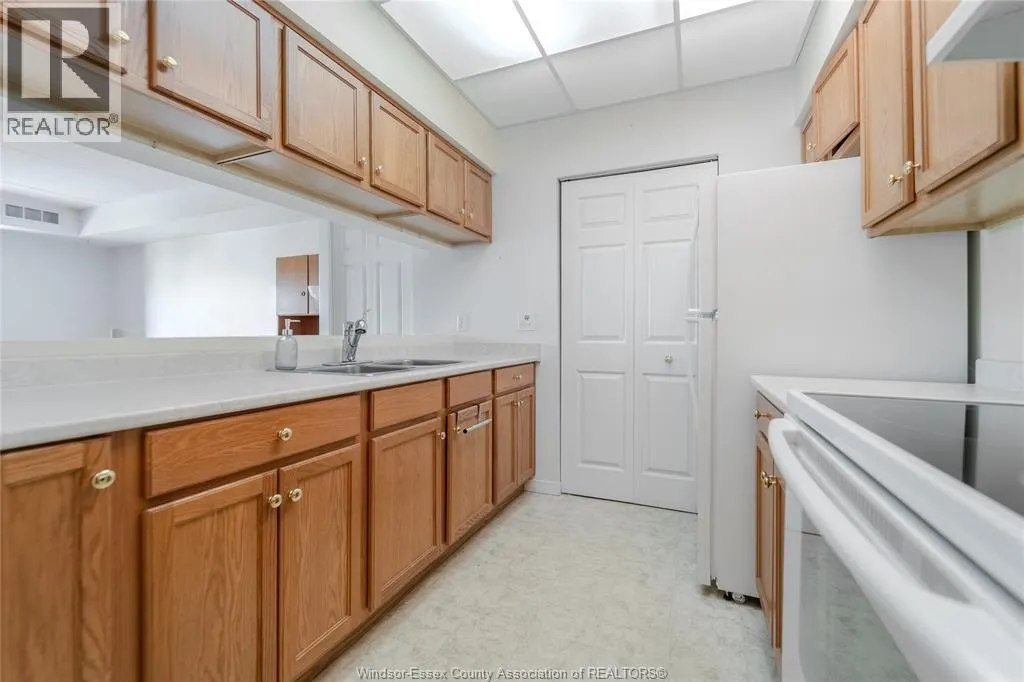 315 Village Grove DRIVE Unit# 301