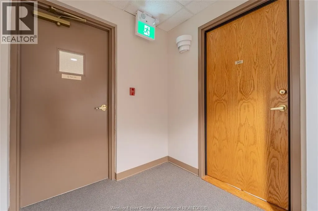 315 Village Grove DRIVE Unit# 301
