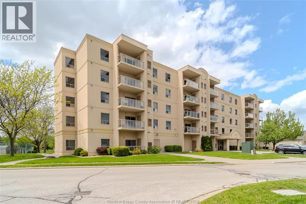 315 Village Grove DRIVE Unit# 301