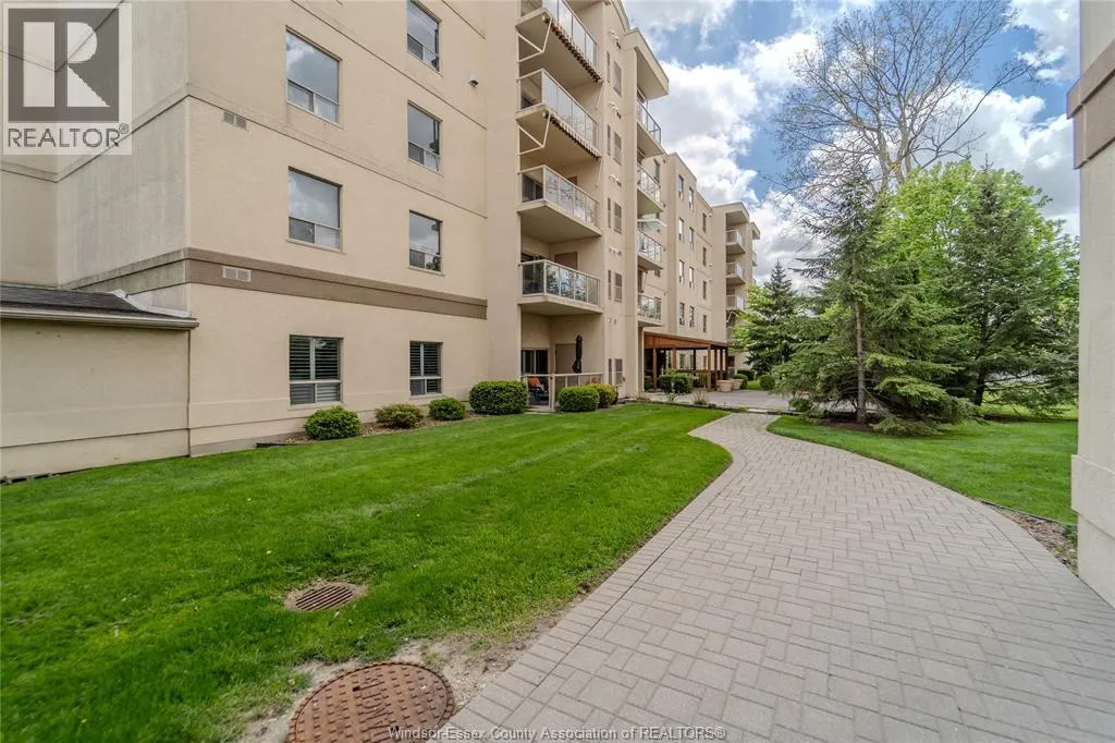 315 Village Grove DRIVE Unit# 301