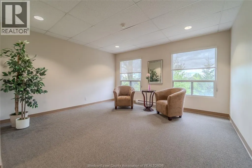 315 Village Grove DRIVE Unit# 301