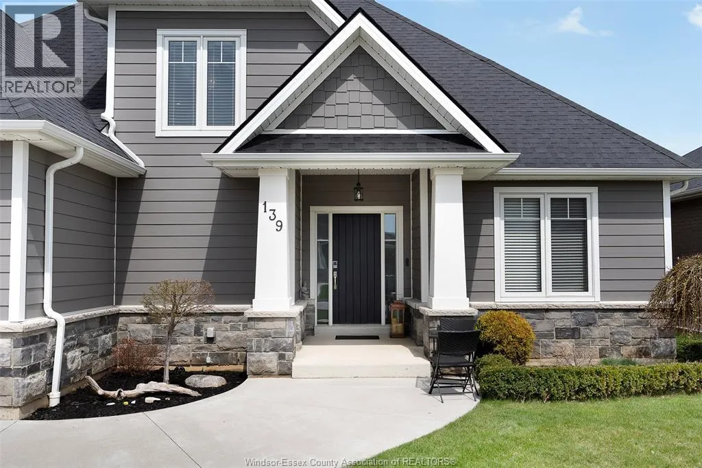 139 Blue Jay CRESCENT