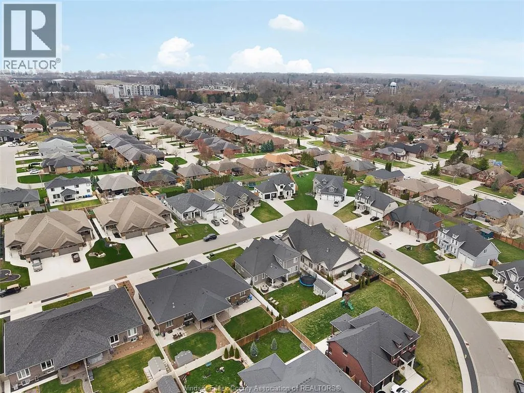 139 Blue Jay CRESCENT