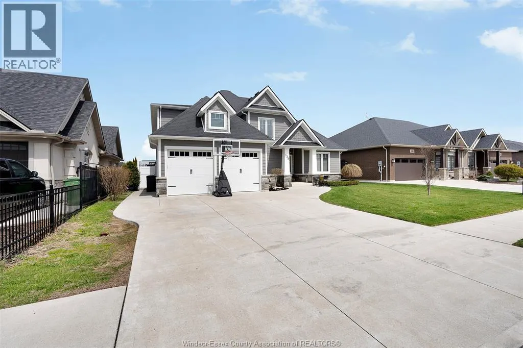 139 Blue Jay CRESCENT