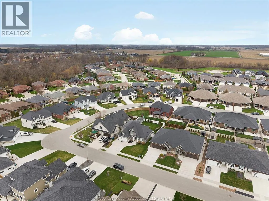 139 Blue Jay CRESCENT