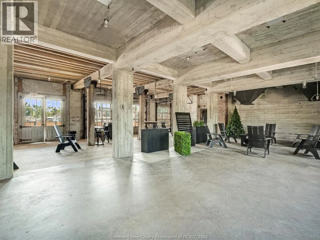 44 SINASAC STREET West