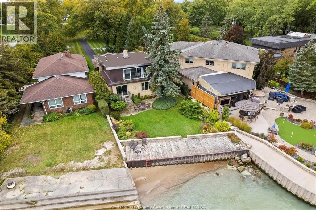 696 Old Tecumseh ROAD