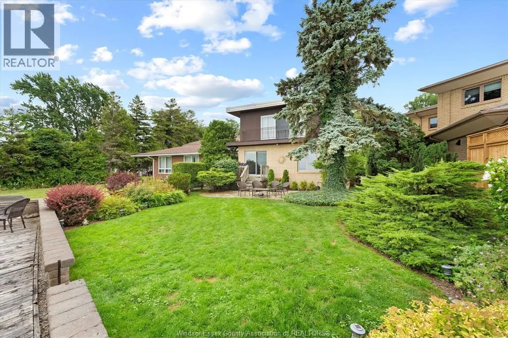 696 Old Tecumseh ROAD