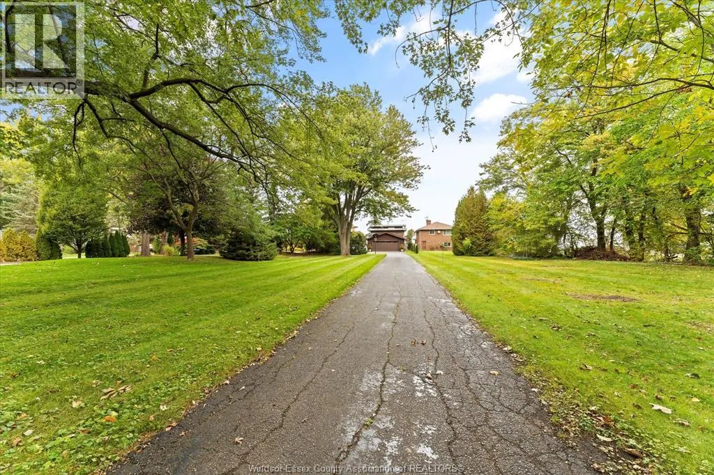 696 Old Tecumseh ROAD