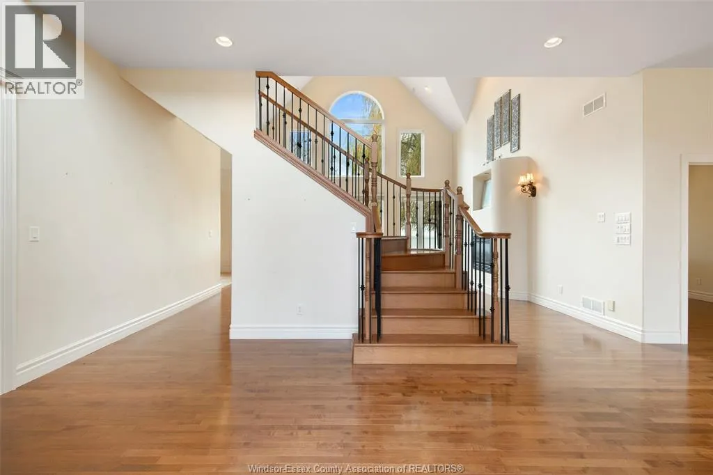 2055 HICKORY LANE