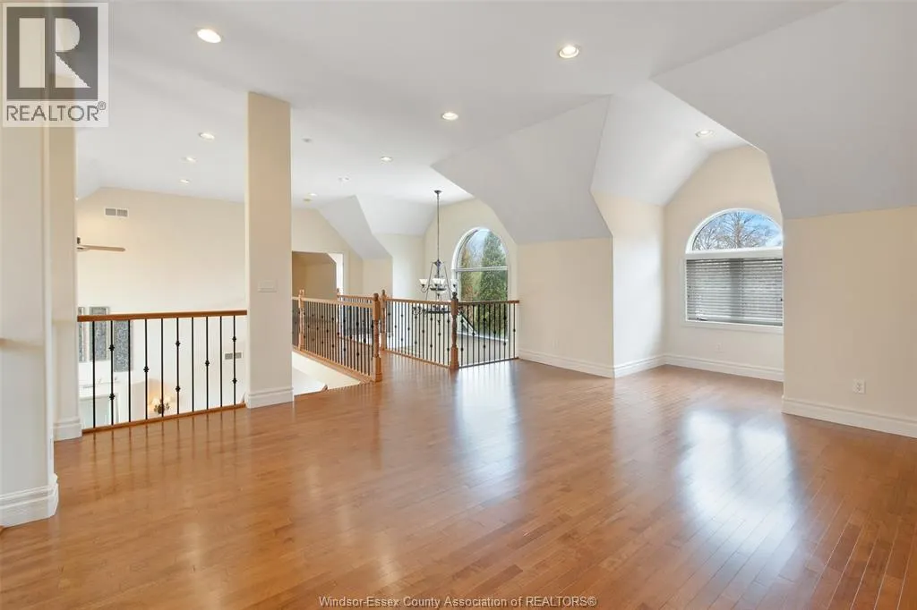 2055 HICKORY LANE